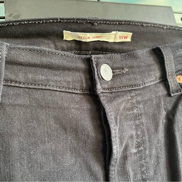 Levi’s Wedgie Skinny Destructed Black Skinny Raw Hem Jean Womens Size 18W - Picture 8 of 12